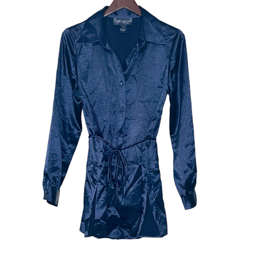 Susan Graver Hammered Satin Top Size M Button Up Long Sleeve Collar Side Slits